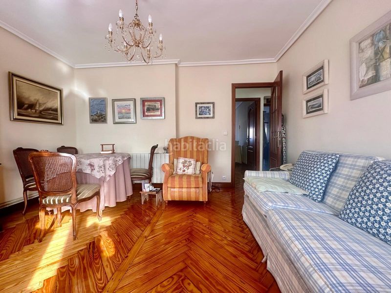 Foto 52157d2b-5117-44ef-9345-22a2549a66b0. Rent flat with heating in Cuatro Caminos Santander