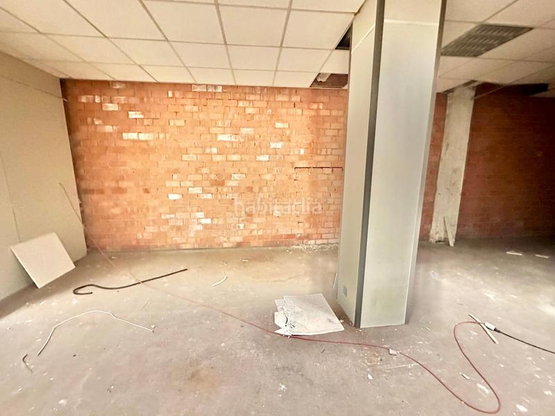 Foto 1ceee6fd-8b25-4c31-99e3-57855c02b584. Alquiler local comercial se alquila amplio local en el centro en Santander