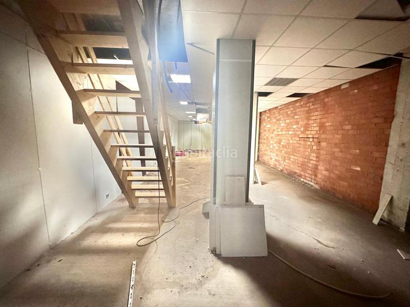 Foto 4b58aedd-29c0-4d10-a0ed-0d3c33c453e2. Alquiler local comercial se alquila amplio local en el centro en Santander