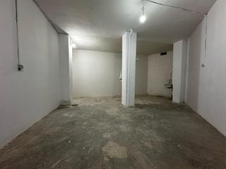 Autoparkplatz  Jimenez diaz. Amplio garaje cerrado en santander