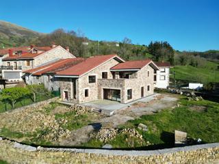 Maison à Oria. Preciosa casa en venta te ves viviendo aquí?