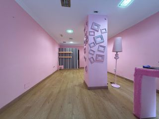 Lloguer Local Comercial a Centro - Ayuntamiento. Bonito local, céntrico, ideal para tu negocio