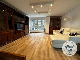 Location Appartement à Numancia - San Fernando. Amplio piso en alquiler en el centro de santander!