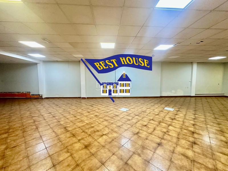 Foto f98b8bf7-5a7e-4b03-a1c5-a4db9319fa35. Affitto locale commerciale in Cuatro Caminos Santander