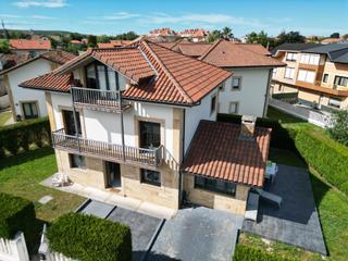 Xalet a Sancibrián. Precioso chalet individual y exclusivo en sancibrián