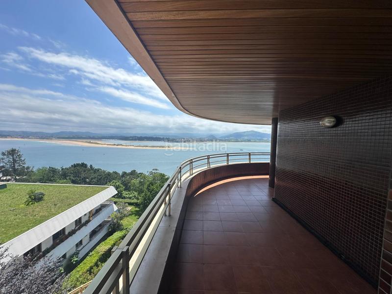 Foto b41bdbe2-b9f9-4f59-9042-89f5fdb4b8c2. Location appartement avec chauffage parking dans El Sardinero Santander