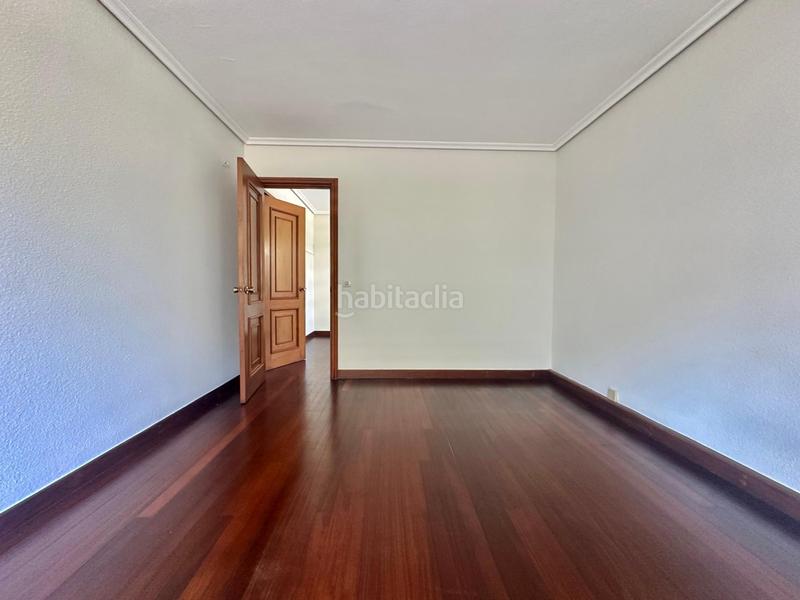 Foto e5f298bf-e96d-4638-9d1a-e796e84d02d4. Location appartement avec chauffage parking dans El Sardinero Santander