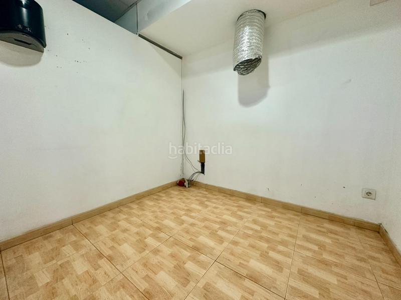 Foto 5071f9dc-bc15-472e-8771-59b163cf62ec. Alquiler local comercial bonito local en alquiler maliaño centro en Camargo
