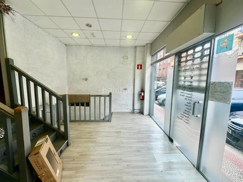 Foto 8f25356b-87c8-48ad-ac62-f1efec7e9a5c. Alquiler local comercial bonito local en alquiler maliaño centro en Camargo