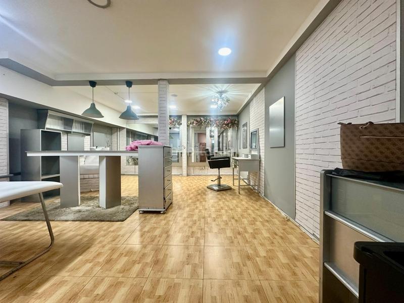 Foto 8f448edf-67b4-4d0e-a63d-59ba3bceb455. Alquiler local comercial bonito local en alquiler maliaño centro en Camargo