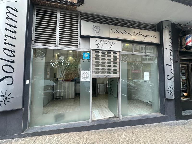 Foto cd89c167-d6fb-4df8-99be-d52d4e1fa0f8. Alquiler local comercial bonito local en alquiler maliaño centro en Camargo