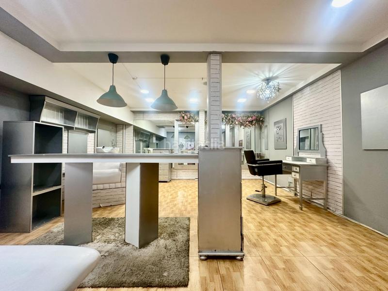Foto da98f713-d7de-4e8e-a6a4-c56dceae696d. Alquiler local comercial bonito local en alquiler maliaño centro en Camargo