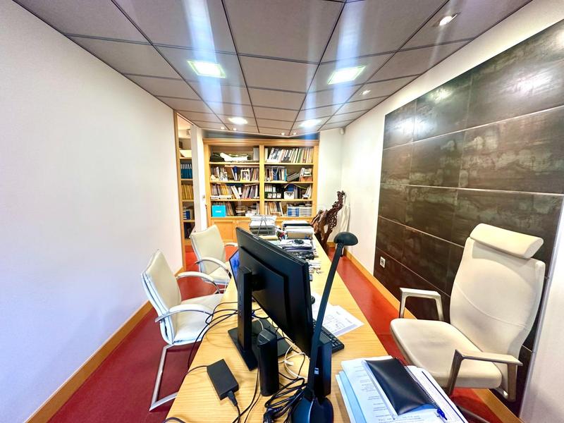 Foto bb65bc43-4bd5-45ee-bf57-f34700d69357. Ufficio in El Sardinero Santander