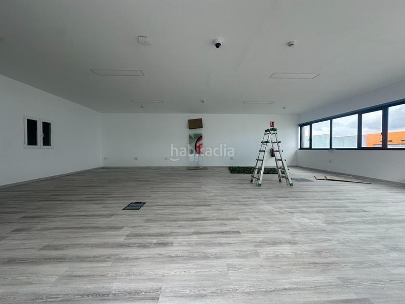 Foto 0f3198f3-36d3-4756-9036-575298880793. Alquiler nave industrial alquiler de nave reformada con oficinas nuevas en Astillero (El)