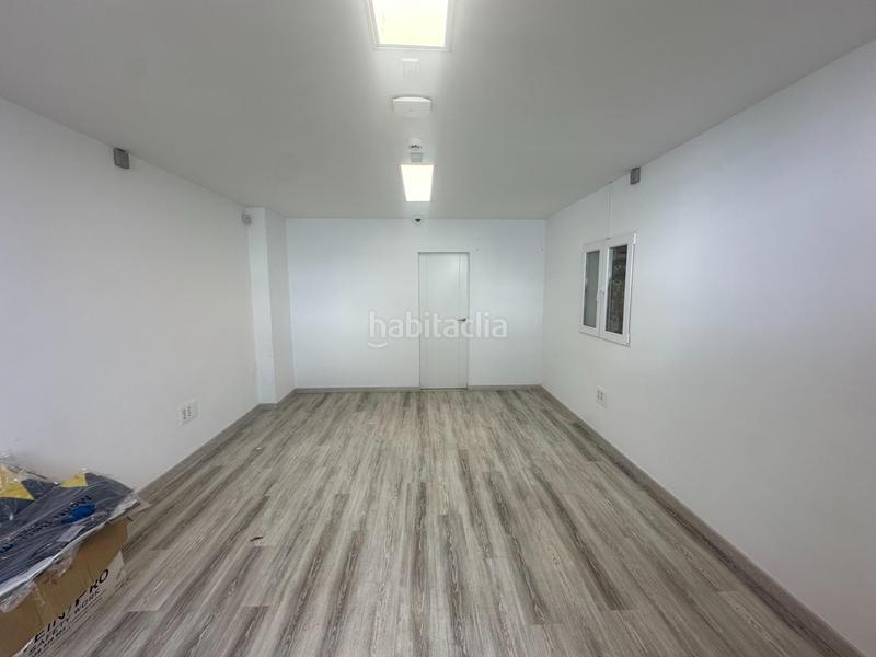 Foto a694693b-3384-4b03-9f1b-3eaaf7e65f00. Alquiler nave industrial alquiler de nave reformada con oficinas nuevas en Astillero (El)