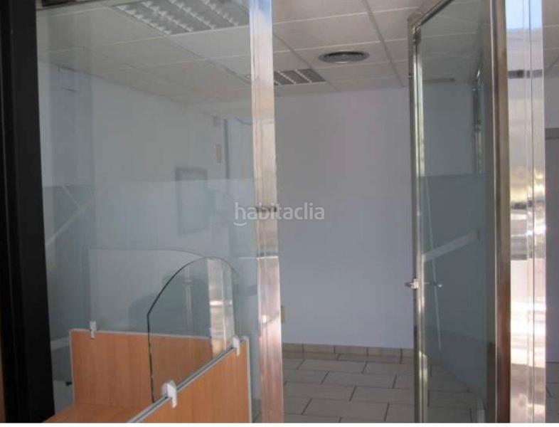 Foto bba78f94-caaa-4459-bb1b-0d7f3964374d. Affitto ufficio con riscaldamento parcheggio in Alisal - San Román Santander