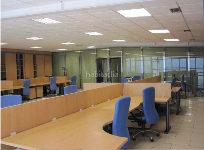 Foto 3c9313eb-bf57-4b3a-84d6-5d131390d252. Alquiler oficina edificio de oficinas de primer nivel en Santander