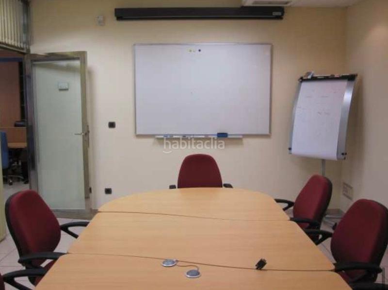 Foto d511ed76-a13b-4d12-88cc-75eaebb6cbf4. Location bureau avec chauffage parking dans Alisal - San Román Santander