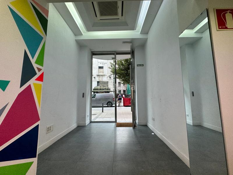Foto 0eba9638-8595-44cc-a010-a0f25a2885d0. Lloguer local comercial a Centro - Ayuntamiento Santander