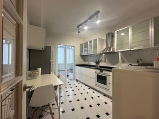 Location Appartement à Cuatro Caminos. Piso moderno junto a valdecilla 2 habitaciones amplias y diseño