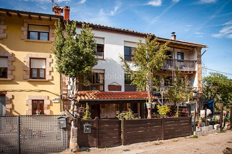 Foto 10e078a1-773b-4b98-84f1-149072835df1. Casa bifamiliare in Santiurde de Reinosa