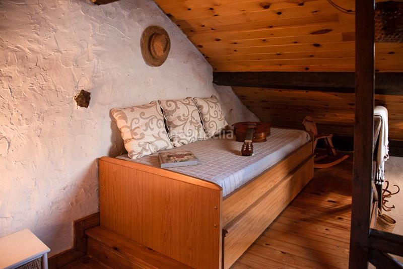 Foto c171ea37-6414-4237-86d8-8261565a0e02. Casa bifamiliare in Santiurde de Reinosa