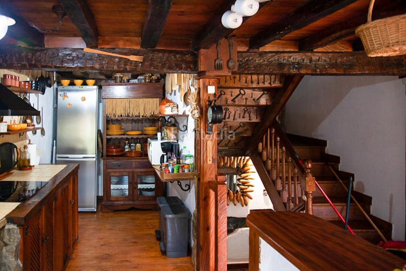 Foto fc44f2d9-c4c1-4c43-8928-a93643d7b165. Casa bifamiliare in Santiurde de Reinosa