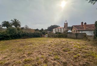 Terrain résidentiel  Barrio la iglesia. Exclusiva. finca urbana en el centro de novales