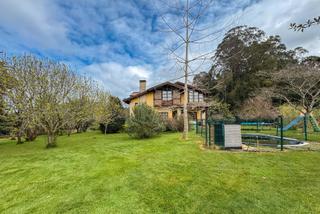 Xalet  Barrio la iglesia. Chalet independiente con jardn de 1.965 m