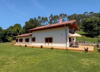 Xalet  Barrio ciguenza. Chalet independiente con parcela de 6.000 m²