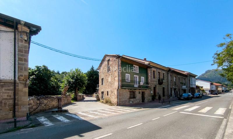 Foto 0c2e3865-5c33-48b1-a534-0ee5d6d2cad9. Casa aparellada a Molledo