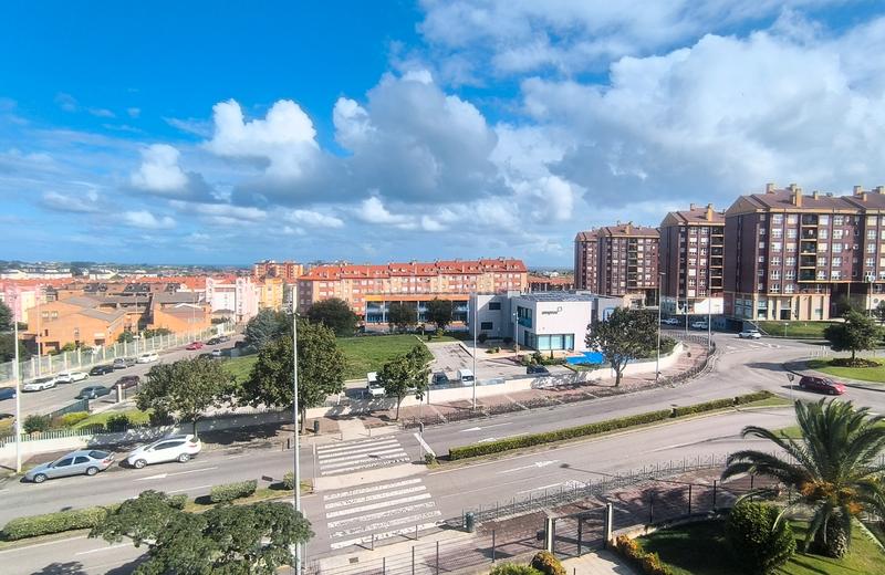 Foto 3e3d0193-5cd2-4be3-afef-b633b3e3492c. Etagenwohnung mit heizung parking pool in Alisal - San Román Santander