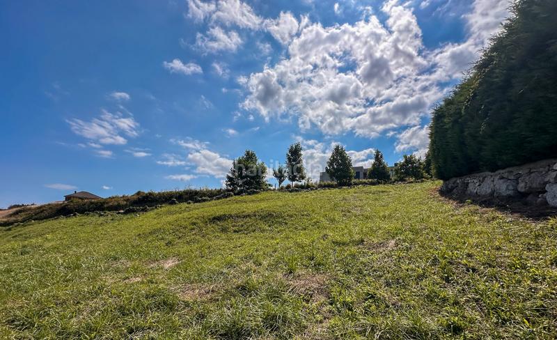 Foto d4949537-c152-45eb-8cf9-a98d2a9fc98d. Terrain résidentiel dans Liencres Piélagos