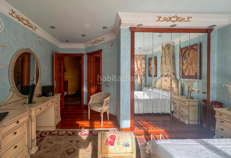 Foto 1d5fc813-5ce7-43d2-82b9-bc321c7841ca. Xalet amb xemeneia calefacció aparcament piscina a Santa Cruz de Bezana