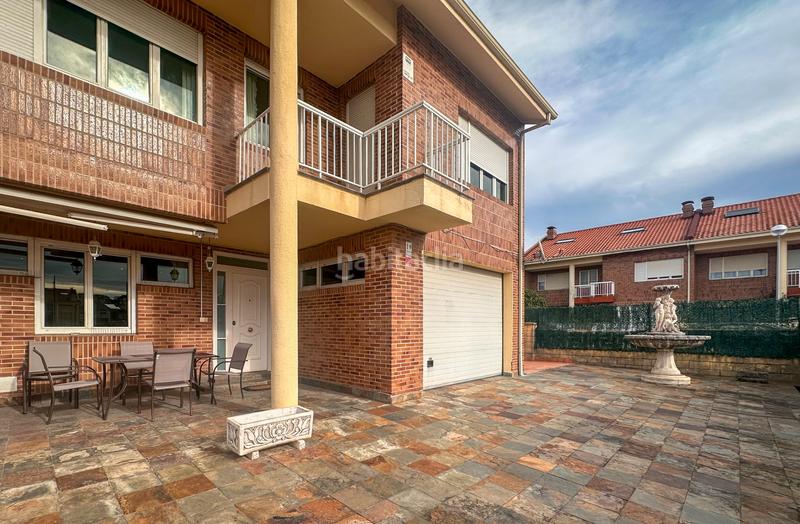 Foto 27ecad24-bea0-4b30-ac7b-9ec1ef3781ac. Xalet amb xemeneia calefacció aparcament piscina a Santa Cruz de Bezana