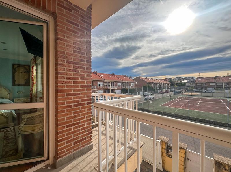 Foto 3aea7e7a-0834-4d8c-be49-5710c6049f9e. Xalet amb xemeneia calefacció aparcament piscina a Santa Cruz de Bezana