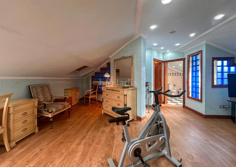 Foto 59eff8fc-103b-445a-8fa5-9c0ed1ef10cc. Xalet amb xemeneia calefacció aparcament piscina a Santa Cruz de Bezana