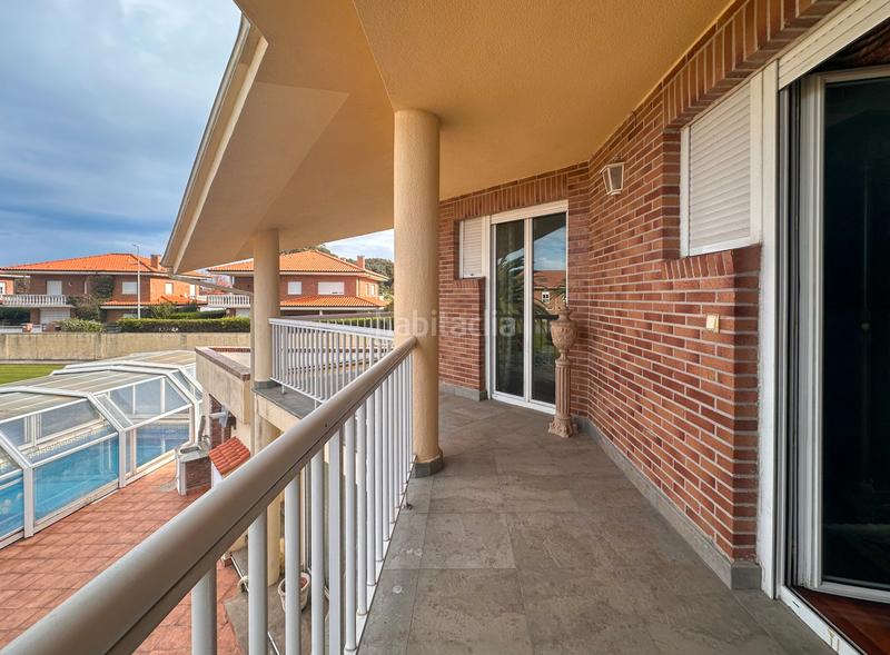 Foto 608f78b8-fe3f-4231-becb-a733d3b74b2d. Xalet amb xemeneia calefacció aparcament piscina a Santa Cruz de Bezana