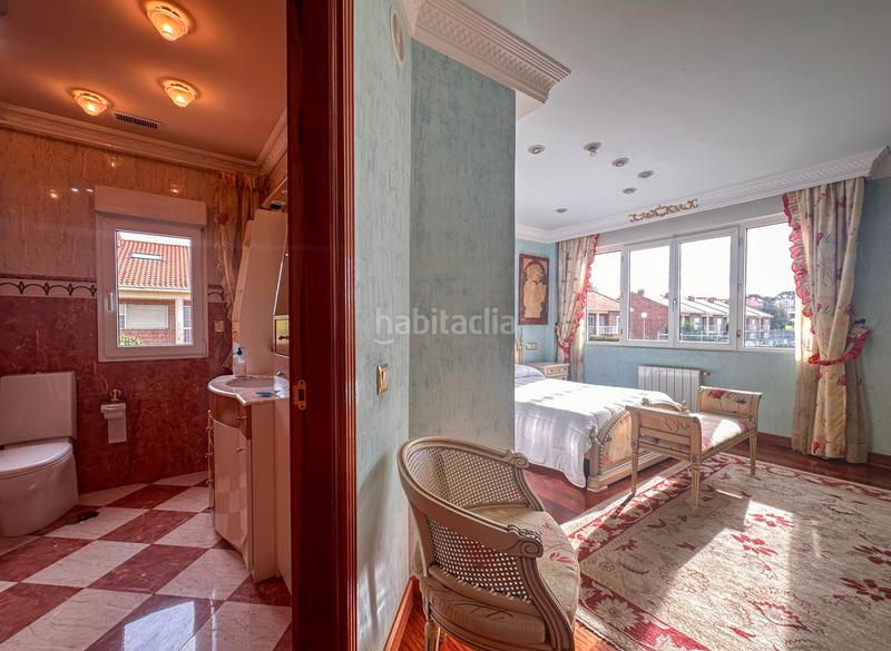 Foto 777c90cf-8c62-49e2-a7c9-06870911079f. Xalet amb xemeneia calefacció aparcament piscina a Santa Cruz de Bezana