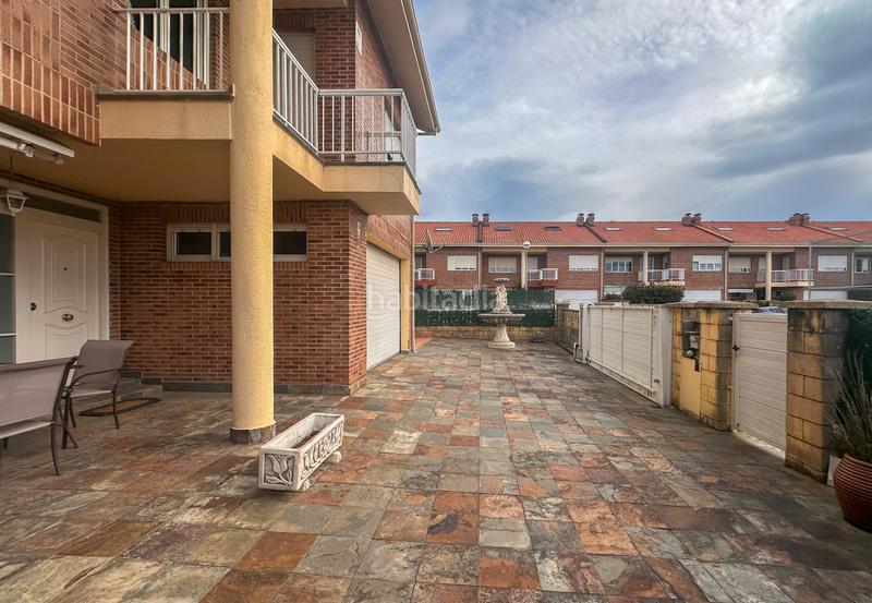 Foto 92500f94-3a8b-47fd-a01a-9383ab8b76c3. Xalet amb xemeneia calefacció aparcament piscina a Santa Cruz de Bezana