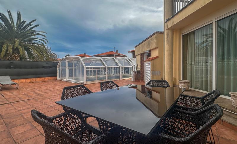 Foto a2db4214-3779-4cfc-81a8-f332a8389345. Xalet amb xemeneia calefacció aparcament piscina a Santa Cruz de Bezana