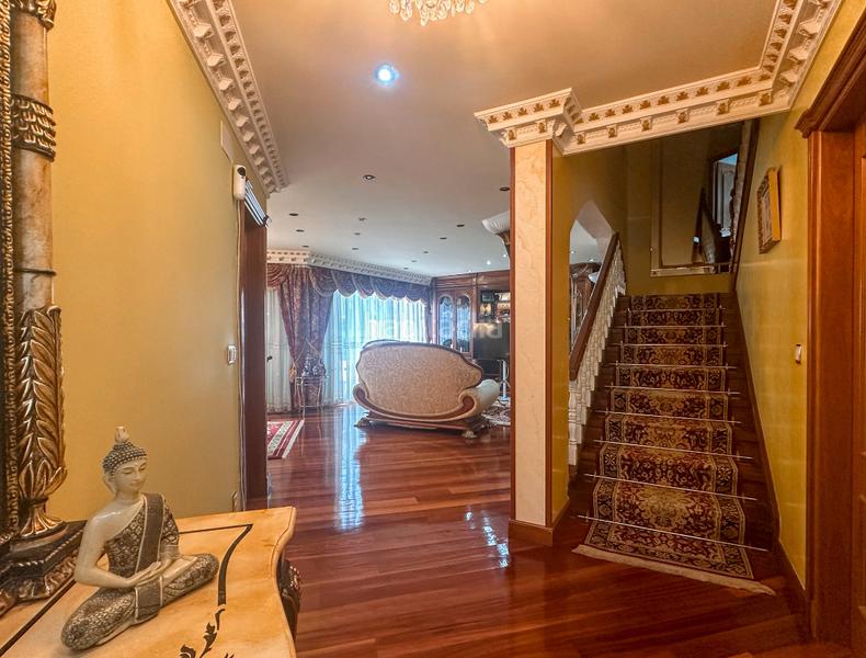 Foto f12b6007-3778-4af5-84f5-803a13992167. Xalet amb xemeneia calefacció aparcament piscina a Santa Cruz de Bezana