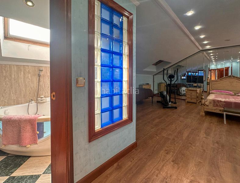 Foto f8a0b26d-27db-4325-8b53-da5895ee9433. Xalet amb xemeneia calefacció aparcament piscina a Santa Cruz de Bezana