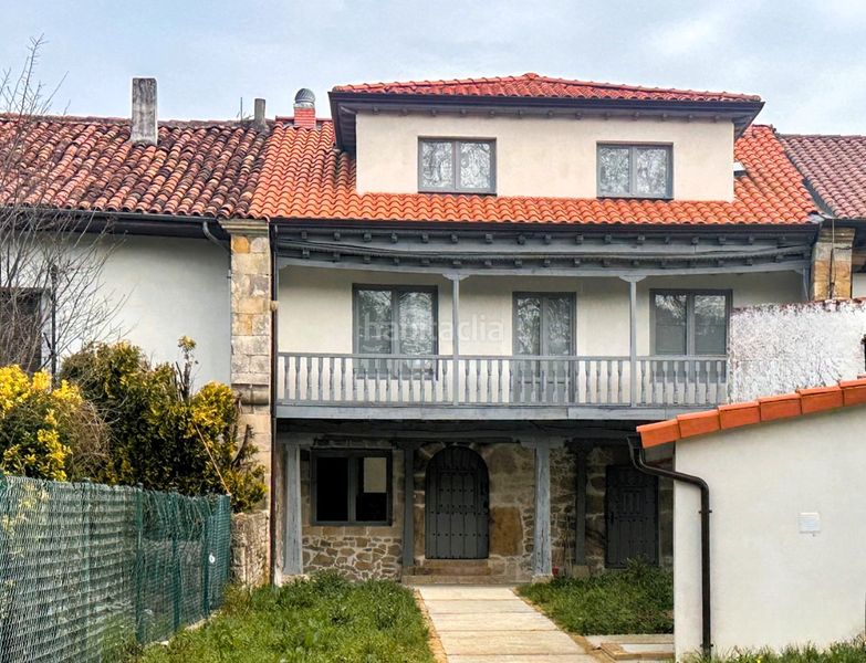 Foto 136ea283-6545-47ca-929d-1354de22cad7. Casa aparellada a Alfoz de Lloredo