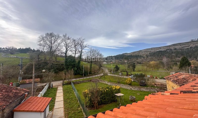 Foto 809280ce-b97f-4391-8a12-c4578537ac54. Casa aparellada a Alfoz de Lloredo