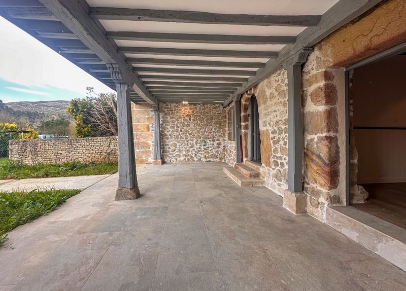 Foto a673303f-e583-4370-a1db-87af3fb298e9. Casa aparellada a Alfoz de Lloredo