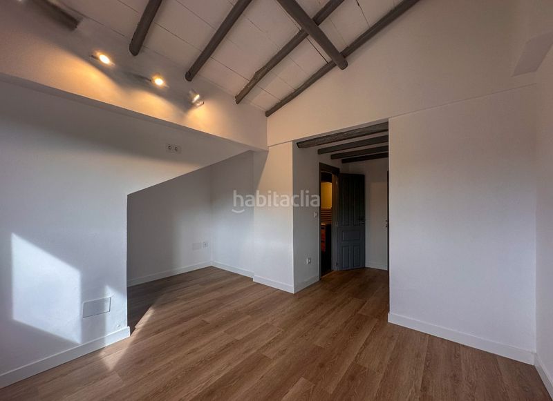 Foto a6fb6b10-e85b-4da5-9948-2c04659847cf. Casa aparellada a Alfoz de Lloredo