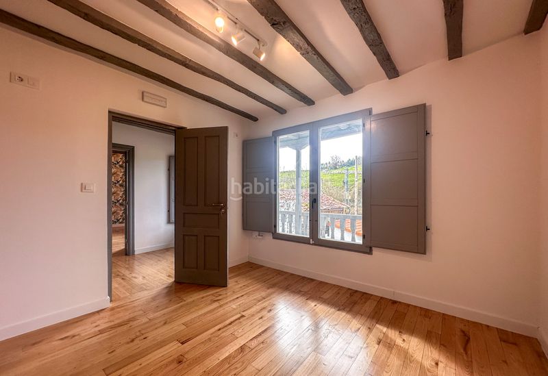 Foto be711bc1-f460-41bd-bc03-15ff2eb6869f. Casa aparellada a Alfoz de Lloredo