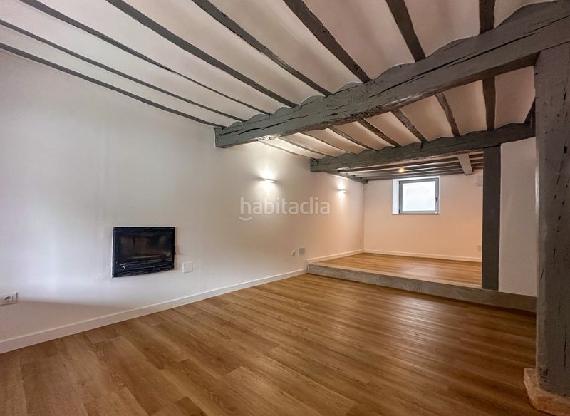 Foto c358edb3-1fb9-4393-8868-be9c34d4b813. Casa aparellada a Alfoz de Lloredo