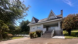 Chalet en Igollo. Exclusiva. chalet independiente con parcela de 1.653 m�